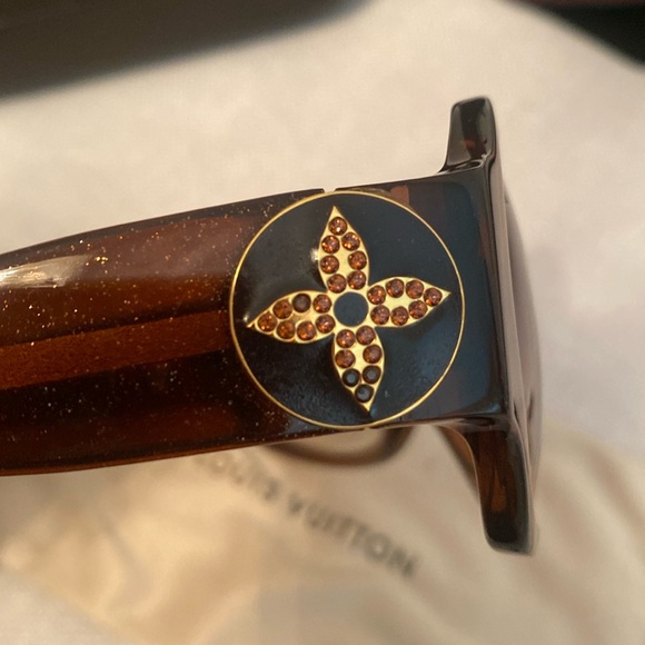 Louis Vuitton • “Ursula Strass Speckled” Sunglasses - Picture 12 of 17